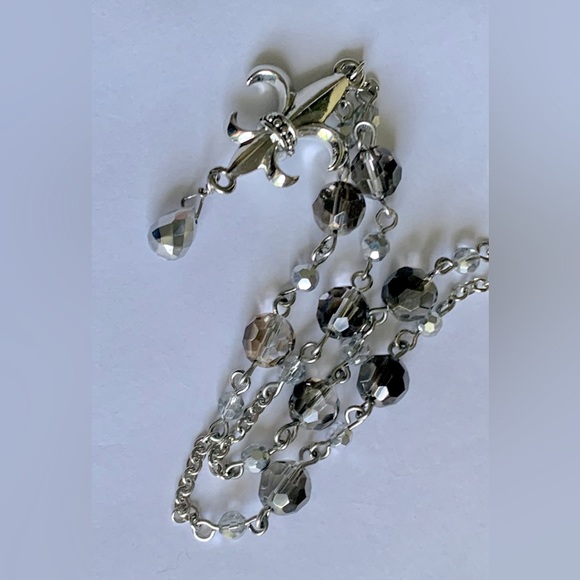 ⚜️Fleur De Lis Pendant Necklace by Cookie Lee with Smokey Gray Faceted Beads NWT - Picture 4 of 7